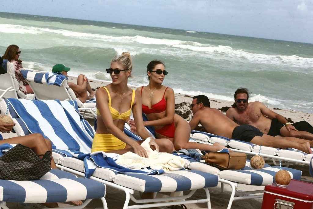 Olivia Culpo et Devon Windsor en bikini à Miami Beach