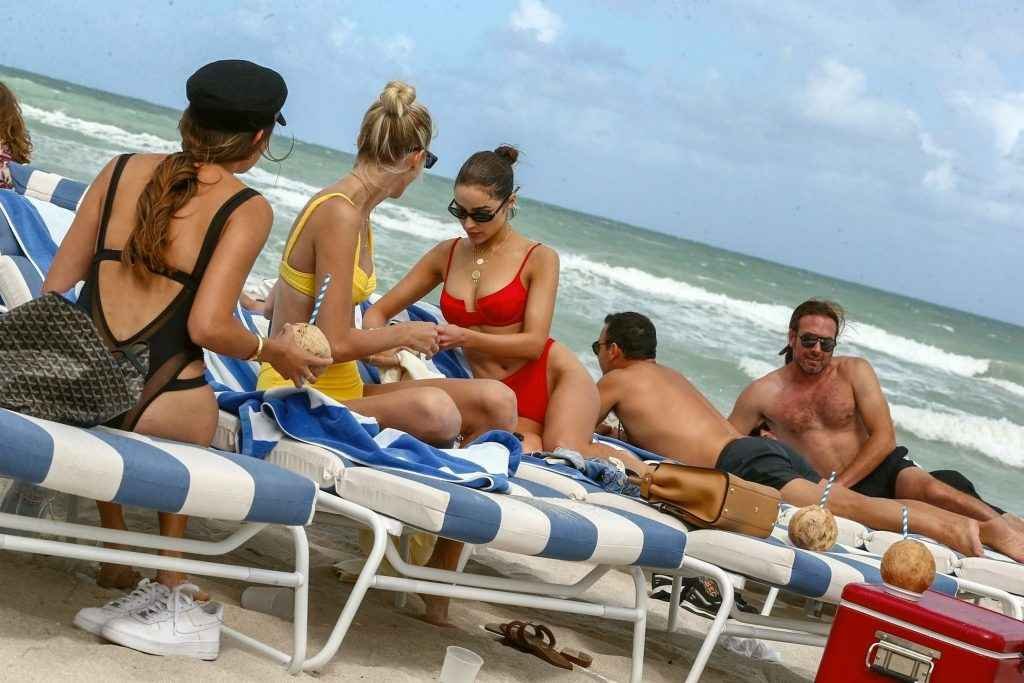 Olivia Culpo et Devon Windsor en bikini à Miami Beach