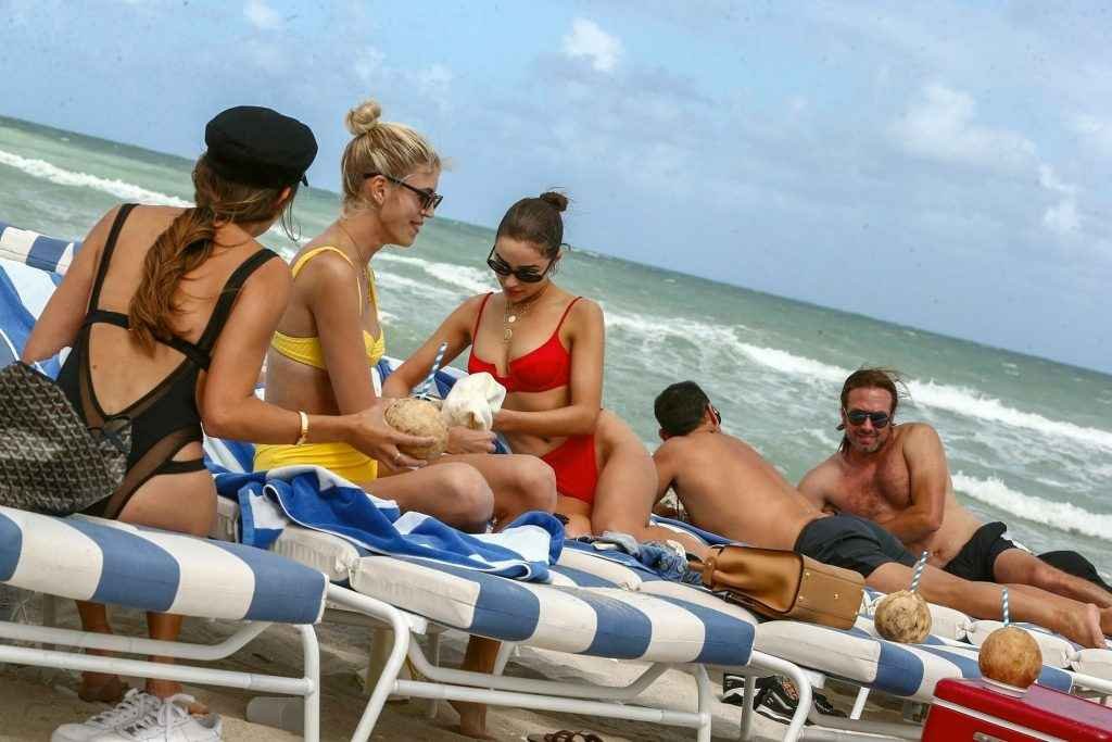 Olivia Culpo et Devon Windsor en bikini à Miami Beach