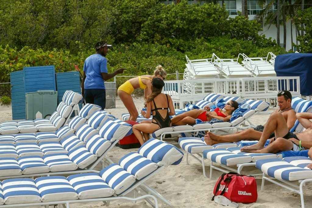 Olivia Culpo et Devon Windsor en bikini à Miami Beach