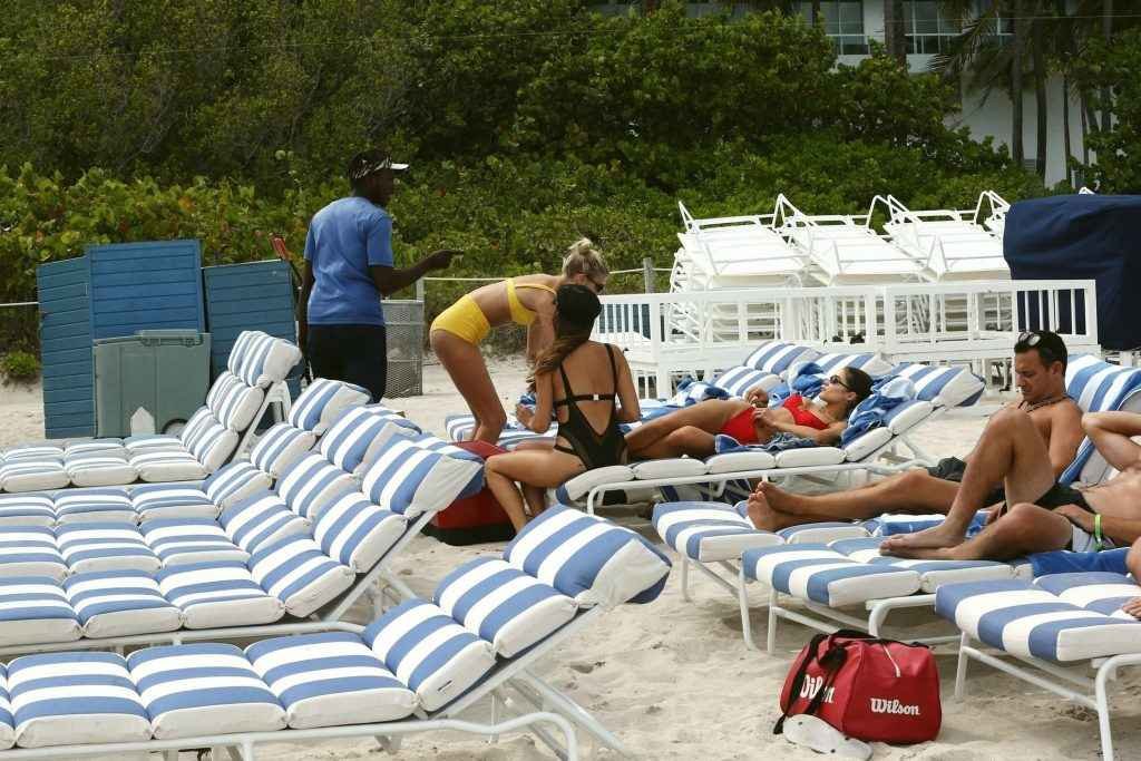 Olivia Culpo et Devon Windsor en bikini à Miami Beach