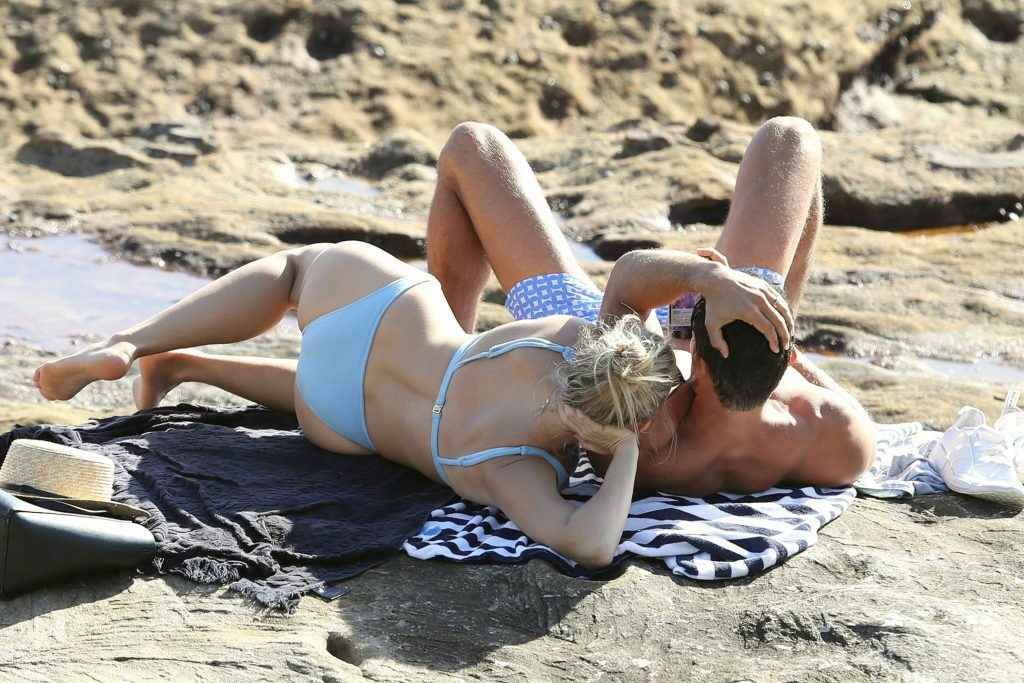 Anna Heinrich en bikini à Bondi Beach