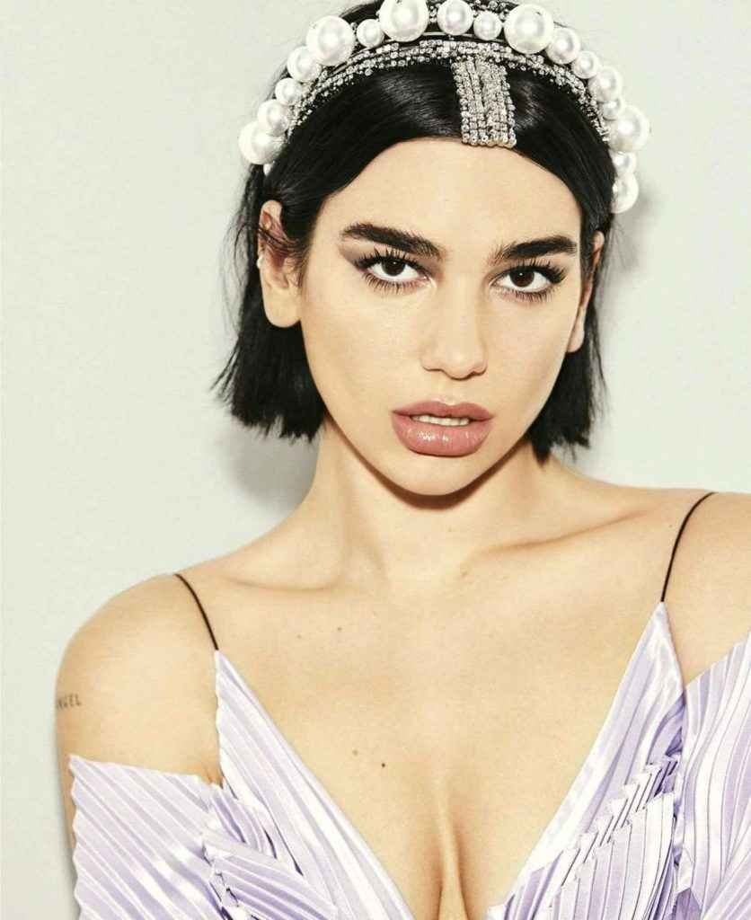 Dua Lipa pose dans Elle