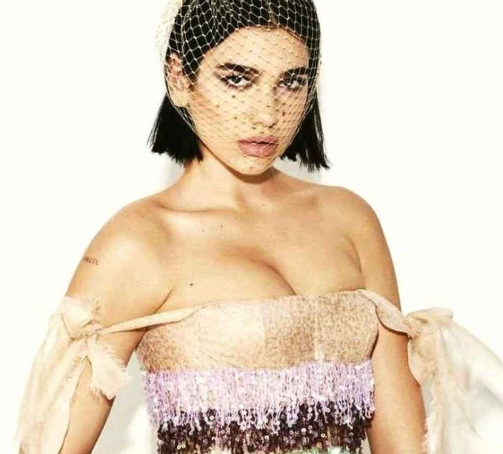 Dua Lipa pose dans Elle