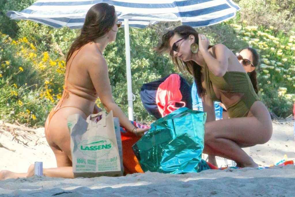 Emily Ratajkowski en maillot de bain en Italie