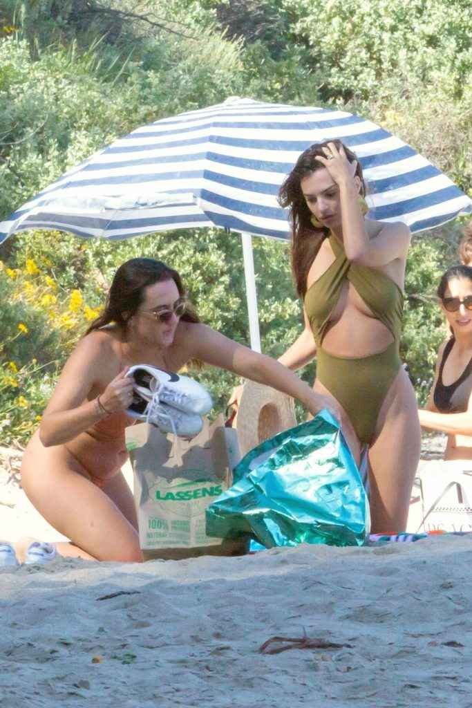 Emily Ratajkowski en maillot de bain en Italie