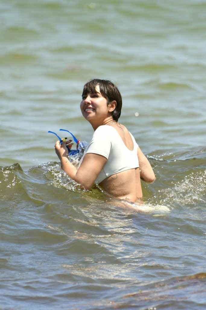 Jackie Cruz en bikini à Miami Beach