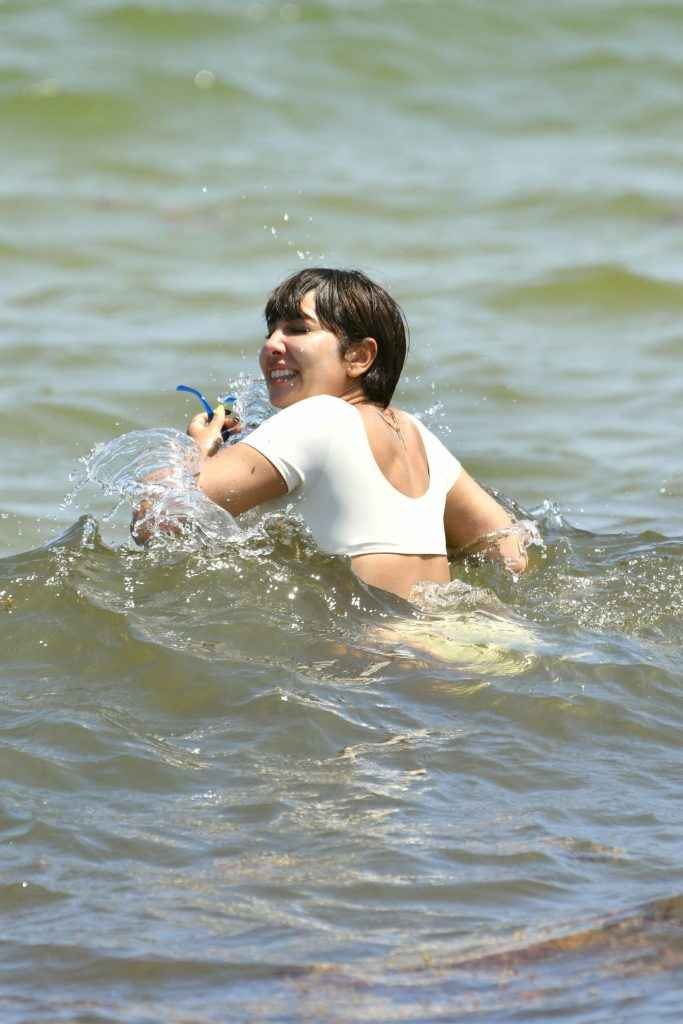 Jackie Cruz en bikini à Miami Beach