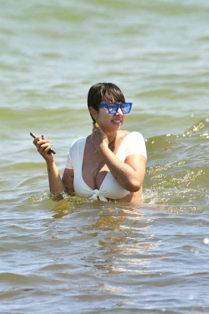 Jackie Cruz en bikini à Miami Beach