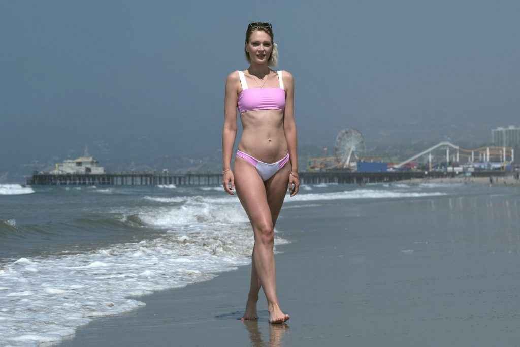 Victoria Jancke en bikini à Santa Monica