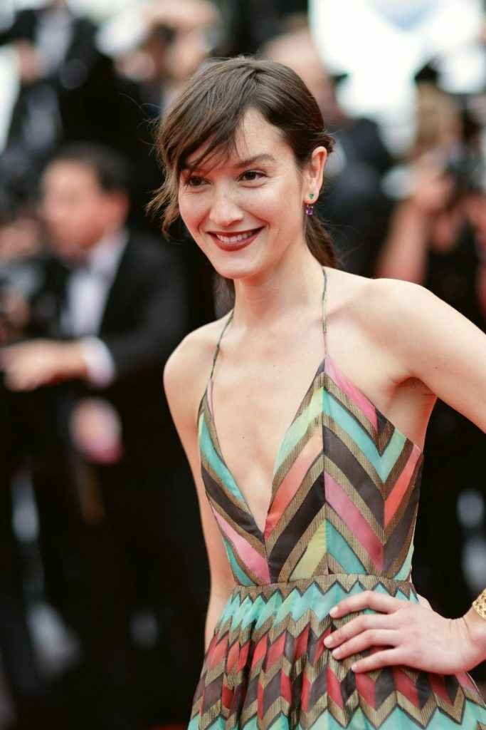 Anaïs Demoustier ouvre le décolleté au 72eme Festival de Cannes