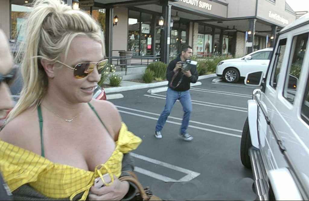 Britney Spears exhibe son décolleté à Los Angeles