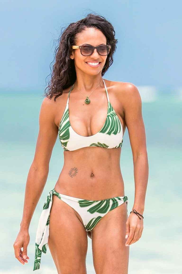 Candace Smith en bikini