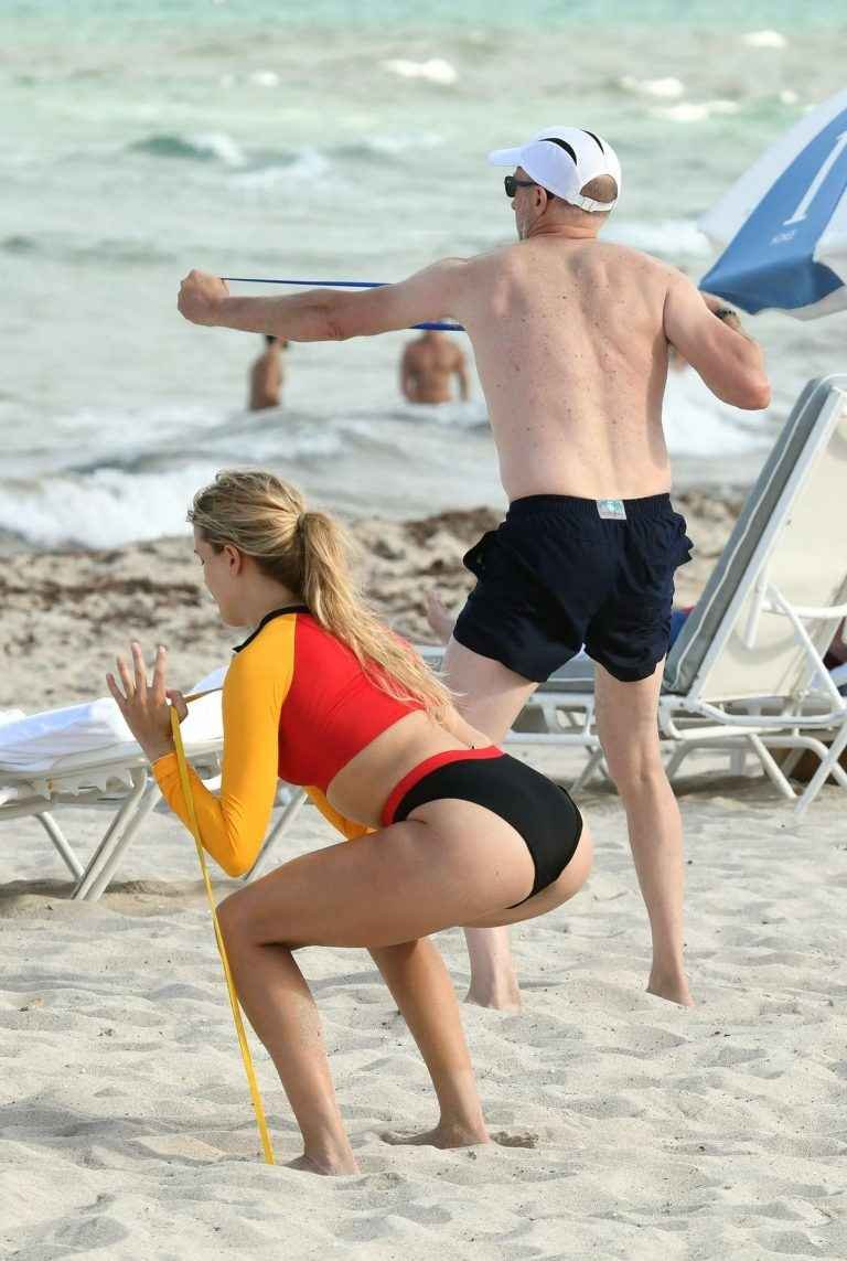 Eugénie Bouchard fait son fitness sur une plage de Miami