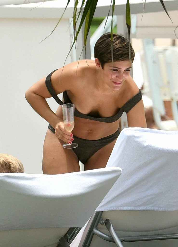 Frankie Bridge en bikini à Miami