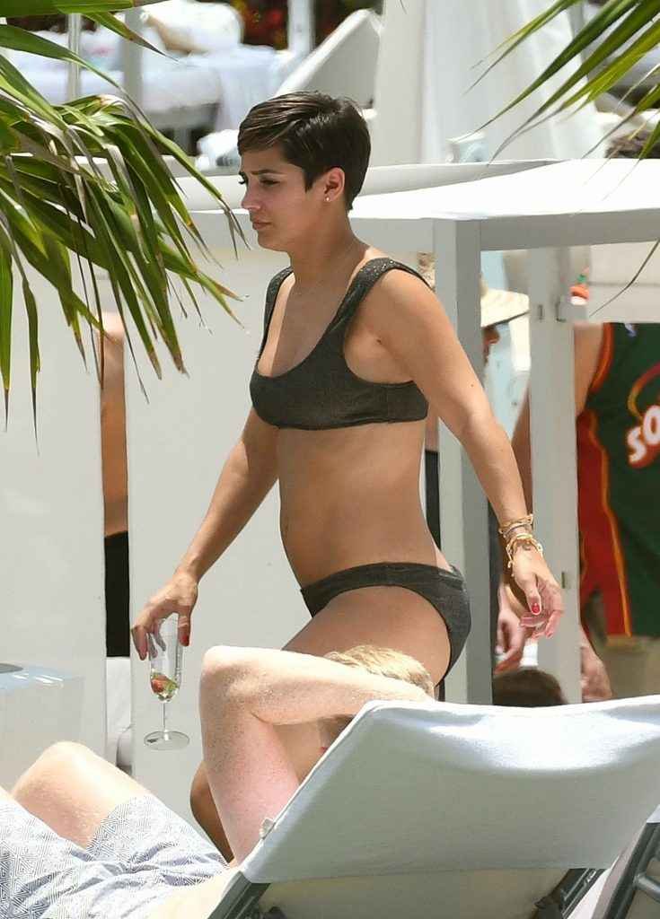 Frankie Bridge en bikini à Miami