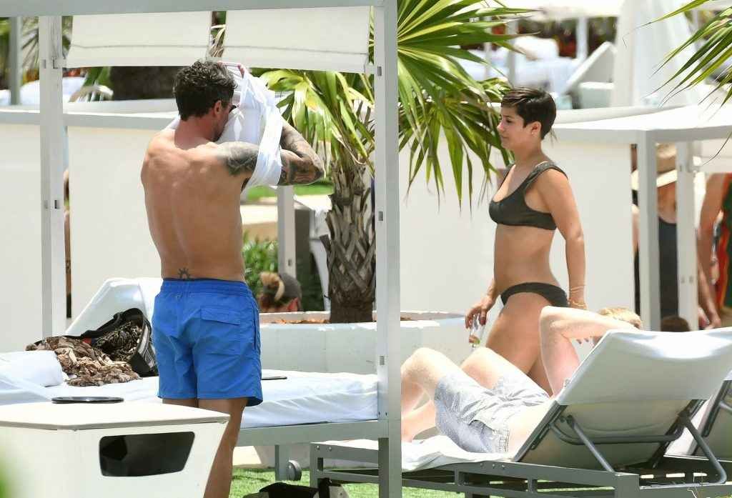 Frankie Bridge en bikini à Miami