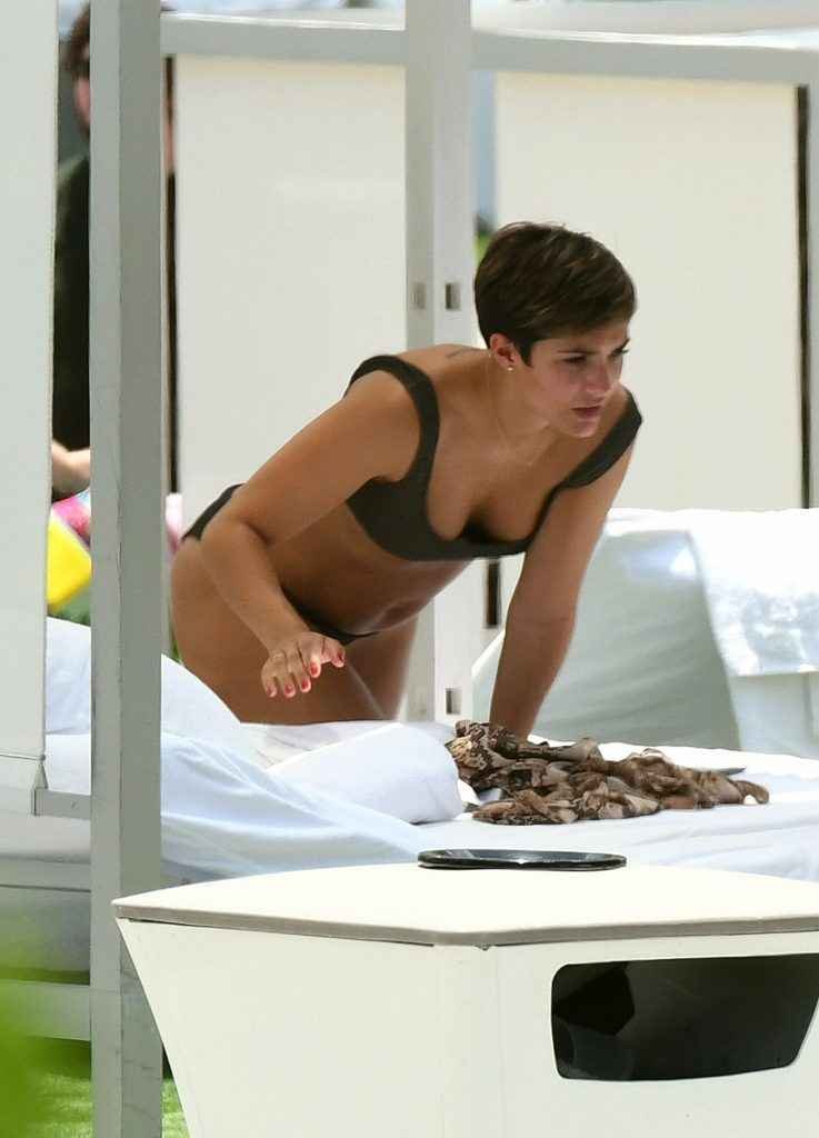 Frankie Bridge en bikini à Miami