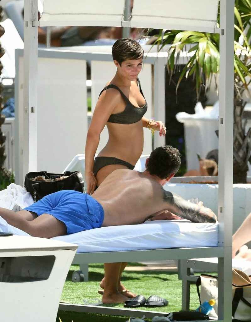 Frankie Bridge en bikini à Miami