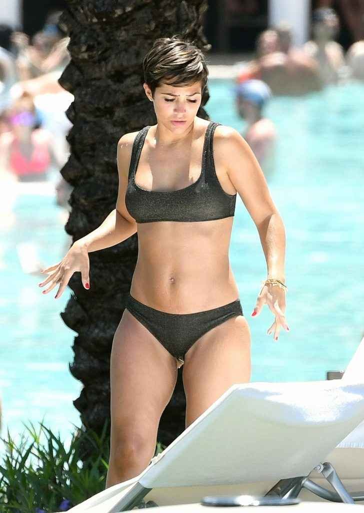 Frankie Bridge en bikini à Miami