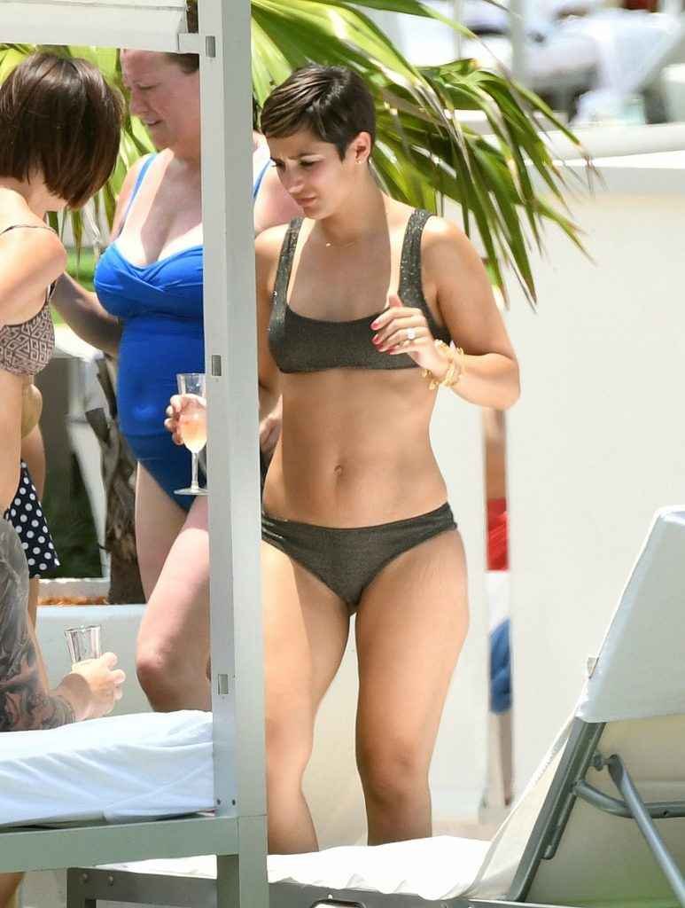 Frankie Bridge en bikini à Miami