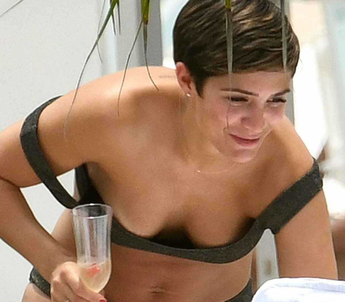 Frankie Bridge en bikini à Miami