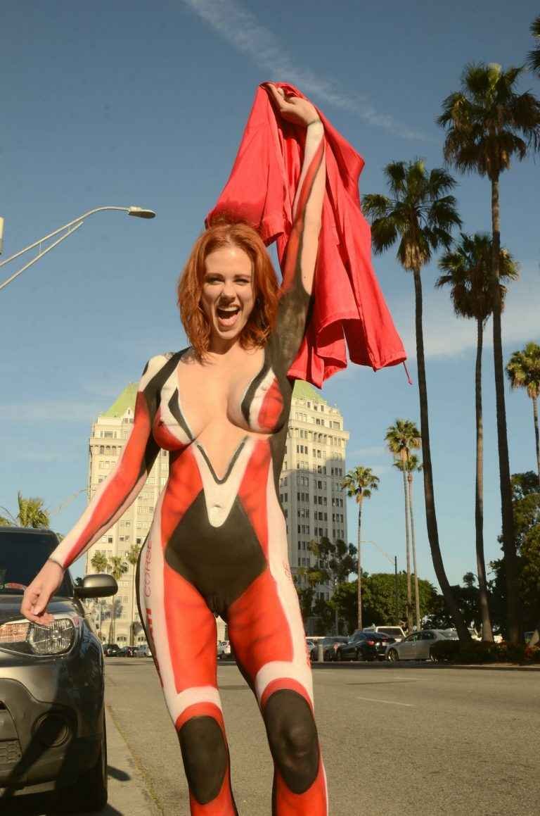 Maitland Ward nue en bodypainting