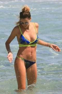 Melissa Satta en bikini à Ibiza