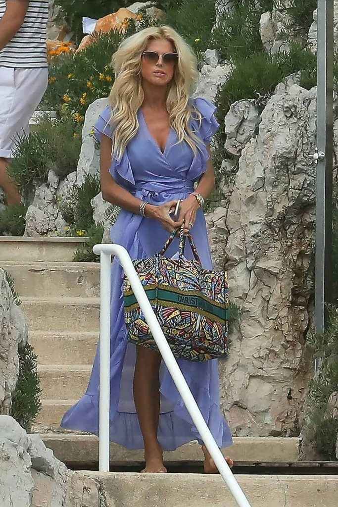 Victoria Silvstedt en maillot de bain à l'Eden Roc