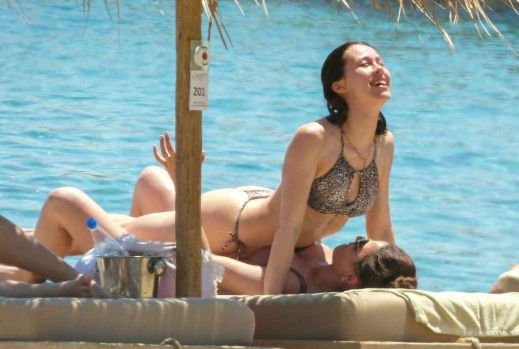 Aurora Ramazzotti en bikini à Mykonos