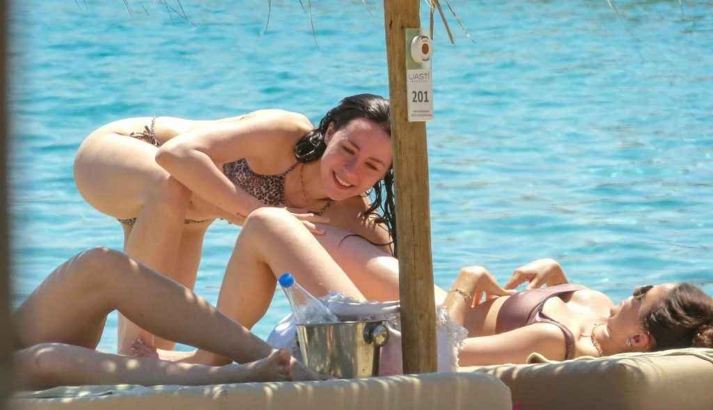 Aurora Ramazzotti en bikini à Mykonos