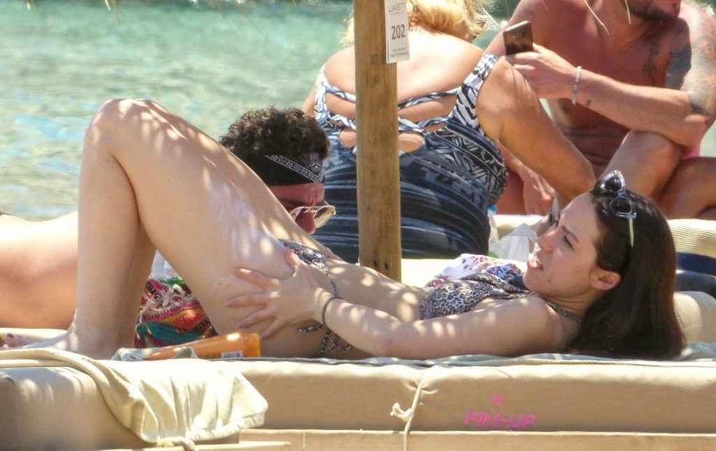 Aurora Ramazzotti en bikini à Mykonos