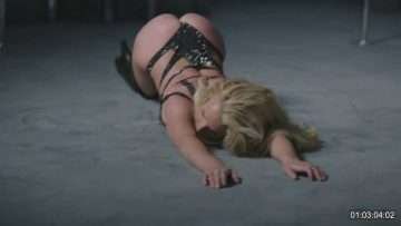 Britney Spears à moitié nue dans son dernier clip vidéo