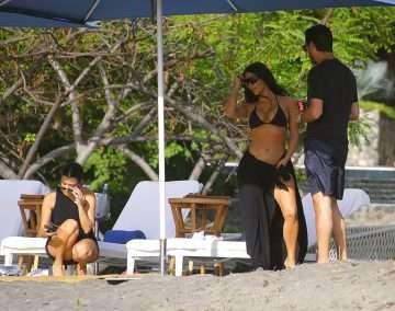 Kim et Kourtney Kardashian en bikini au Costa Rica