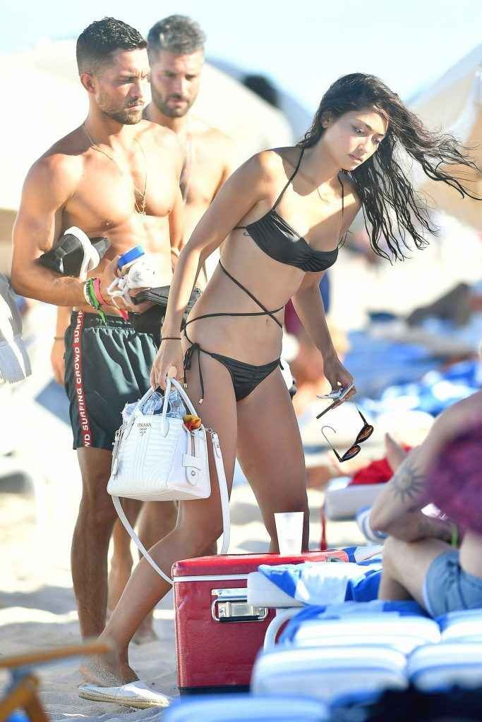 Ambra Gutierrez en bikini à Miami Beach