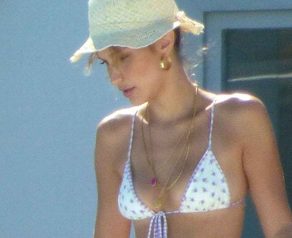 Bella et Gigi Hadid en bikini à Mykonos