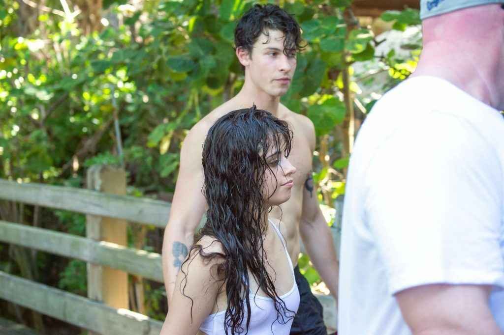 Camila Cabello dans un maillot de bain transparent à Miami