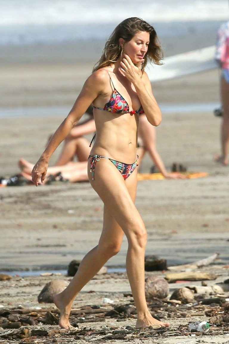 Gisele undchen en bikin au Costa Rica