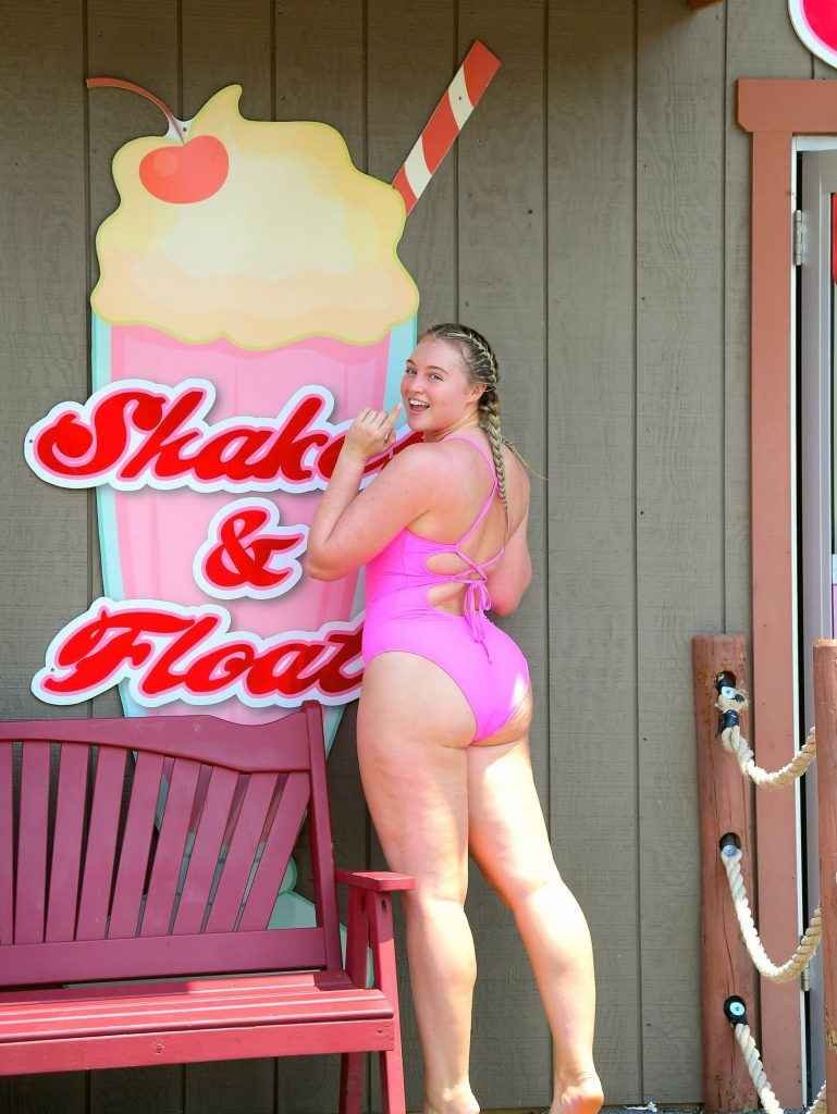 Iskra Lawrence en maillot de bain au Waterpark de New-York