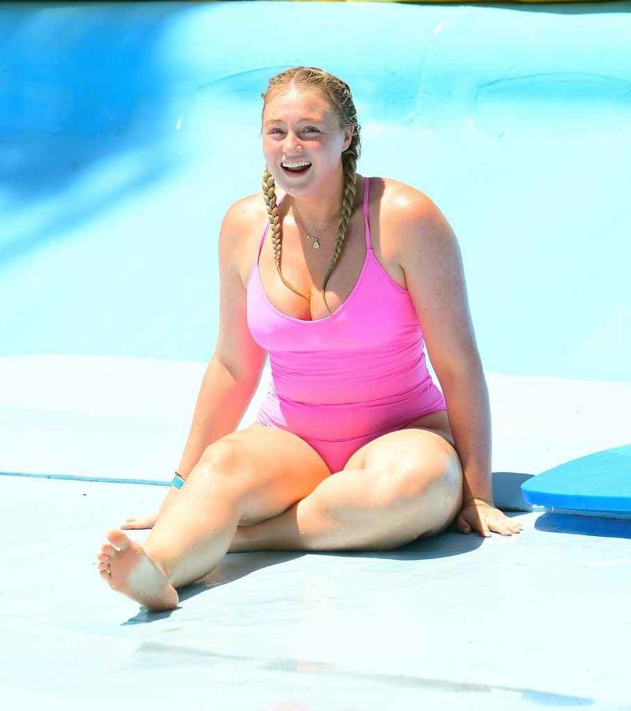 Iskra Lawrence en maillot de bain au Waterpark de New-York