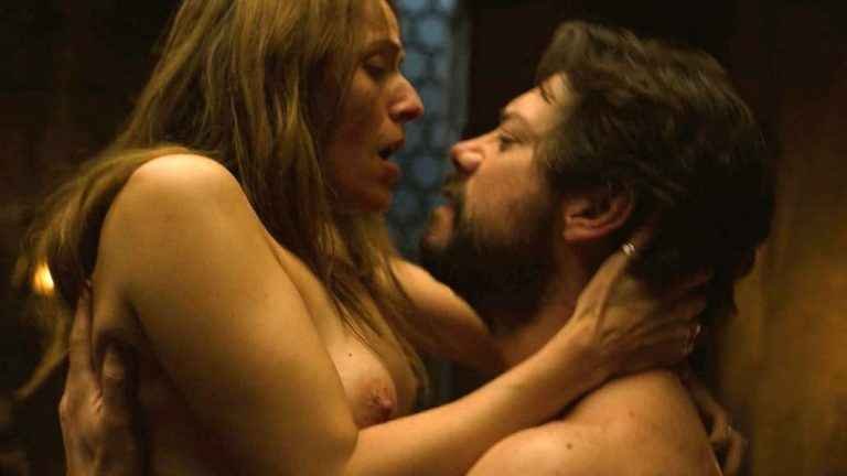 Itziar Ituño seins nus dans La Casa de Papel