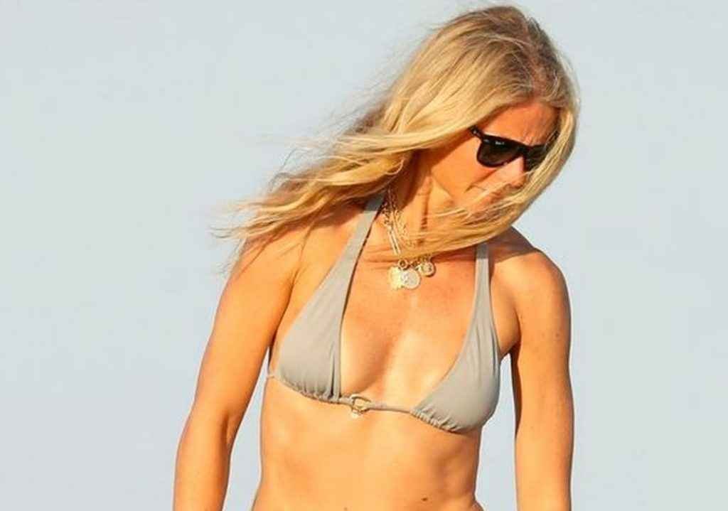 Gwyneth Paltrow et Dakota Johnson sexy à la plage