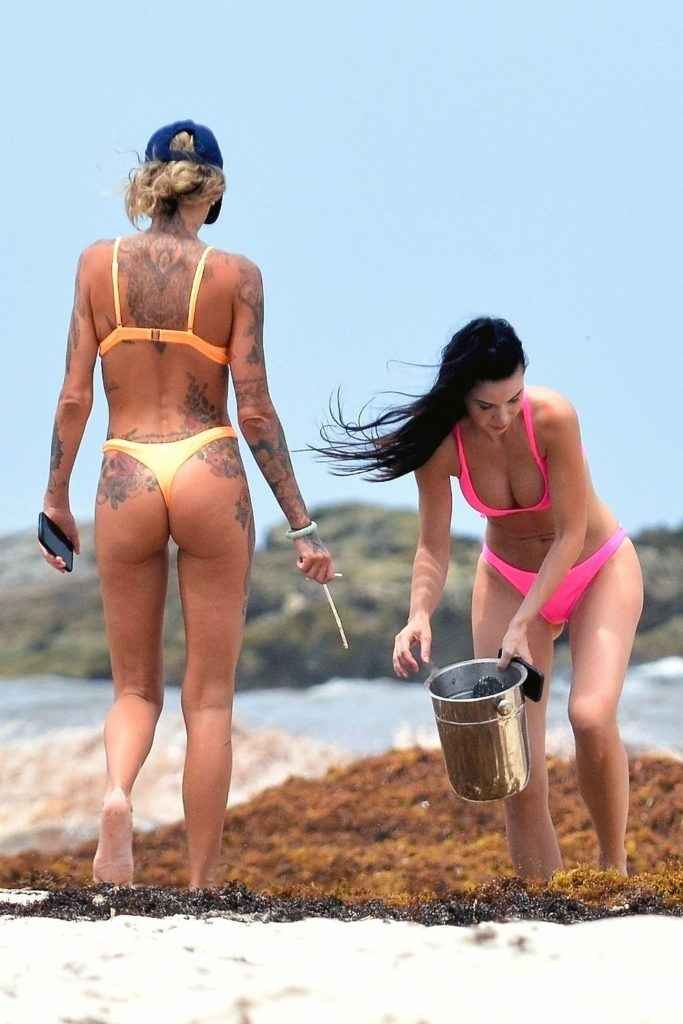 Jayde Nicole et Tina Louise : bikini et seins nus à Tulum