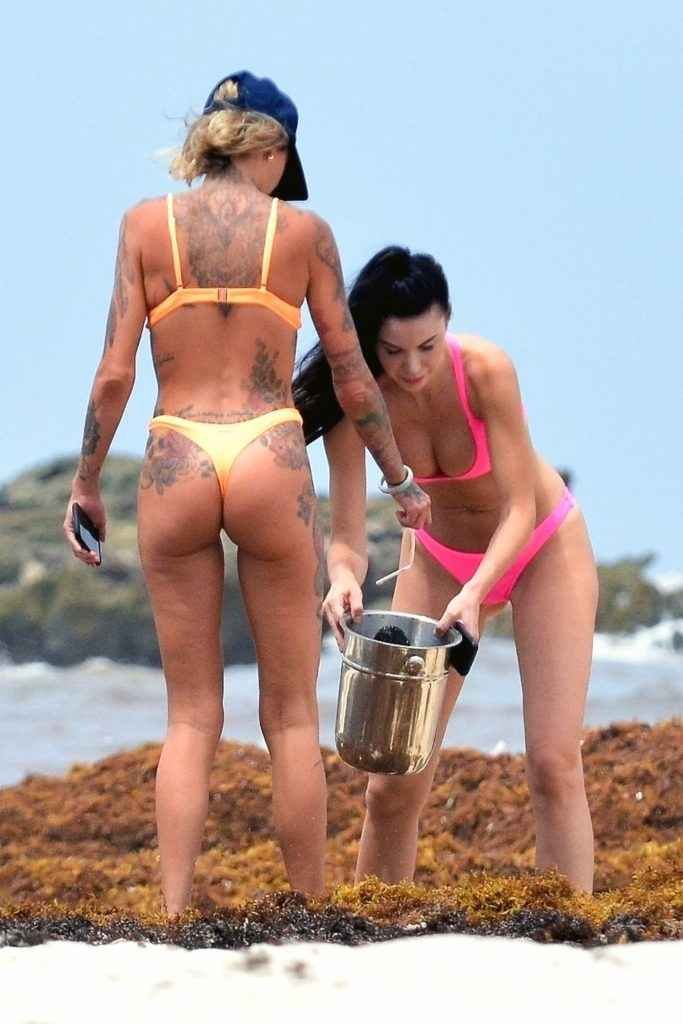 Jayde Nicole et Tina Louise : bikini et seins nus à Tulum