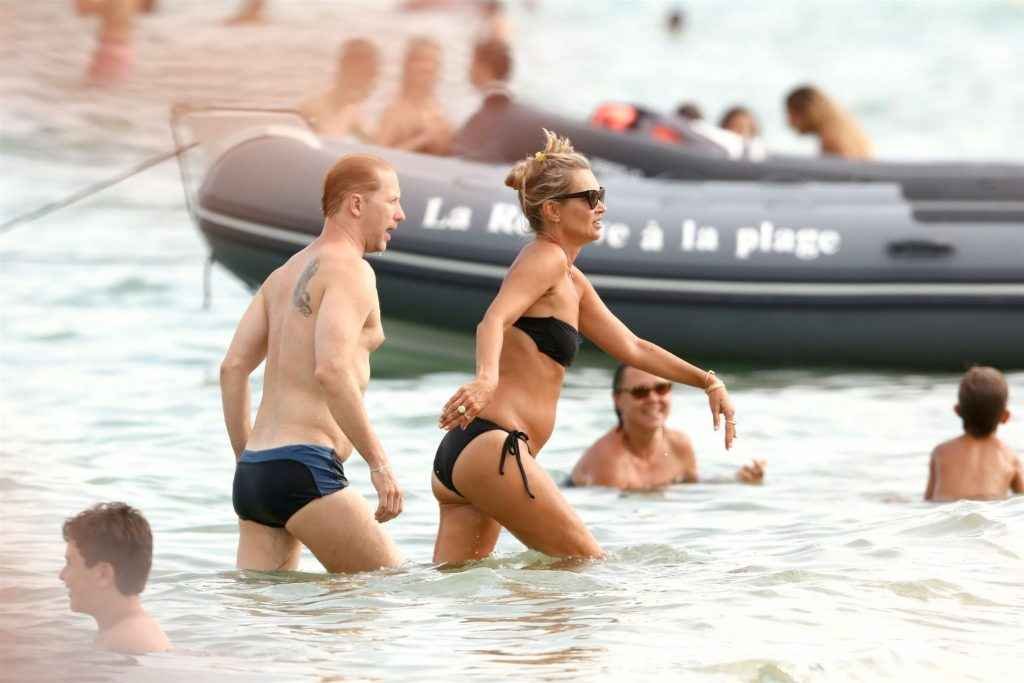 Kate Moss en bikini à Saint-Tropez