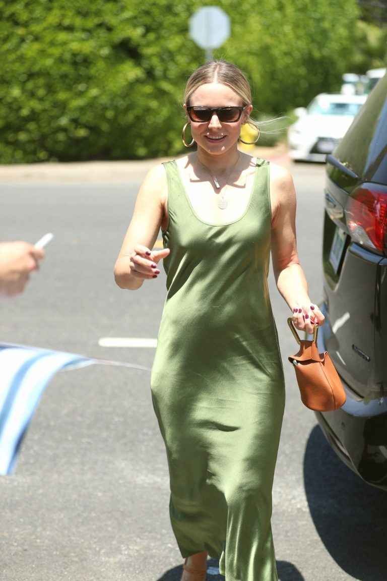 Kristen Bell dans une robe sexy à Brentwood