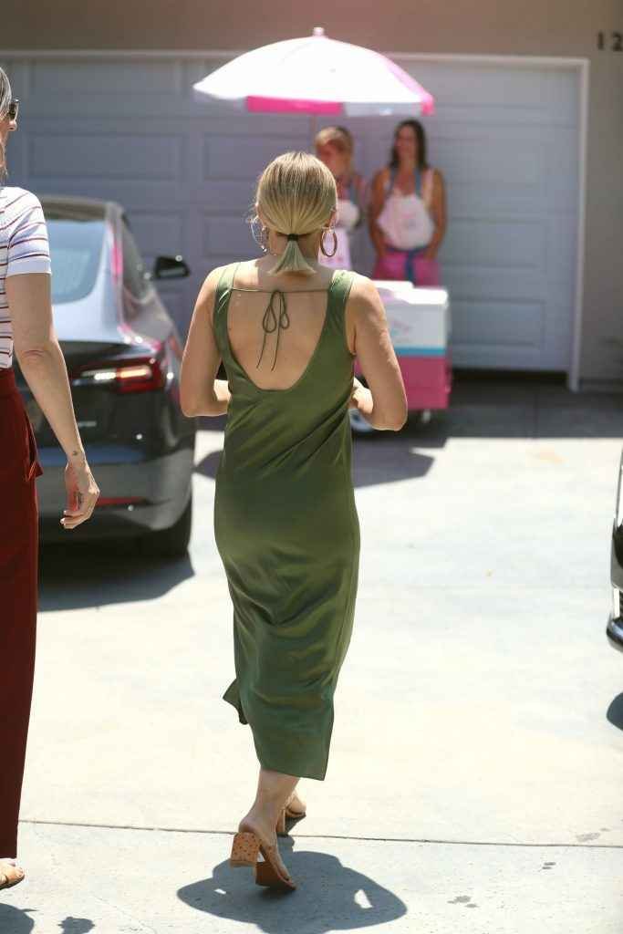 Kristen Bell dans une robe sexy à Brentwood