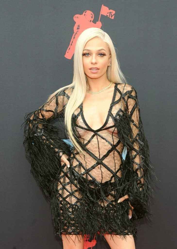 Mariahlynn sexy aux MTV VMA