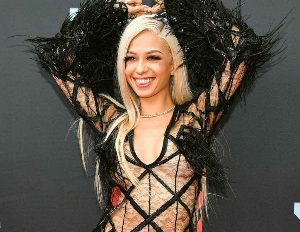 Mariahlynn sexy aux MTV VMA