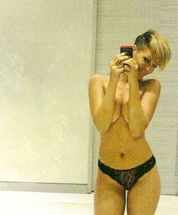 Rihanna nue, les photos intimes, la suite